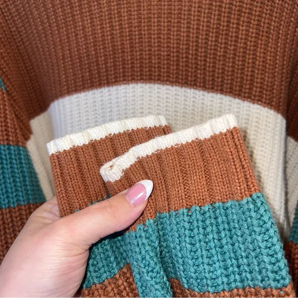 American Eagle Cropped Colorblock‎ Knit Sweater Oversized EUC - Image 4