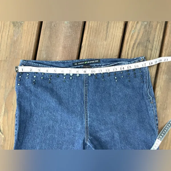 Ladies DKNY high rise jeans 🌷 - Image 11
