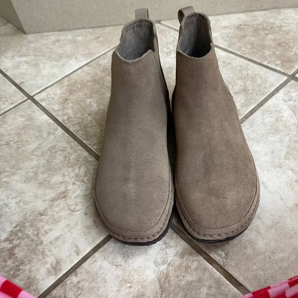 Chacos paonia‎ Chelsea Boots Suede Wool Lined Ankle Boot Taupe Brown Women's 6 - Image 2
