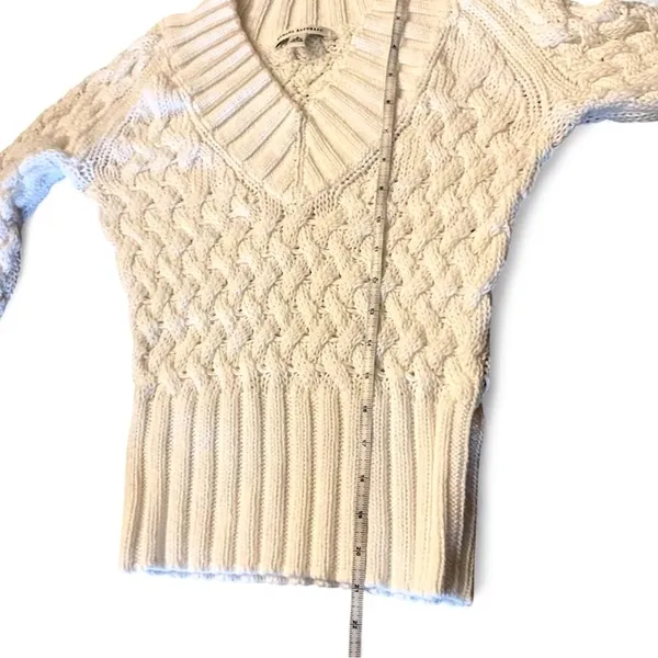 Banana Republic White Cable Knit V-Neck Sweater - Image 8