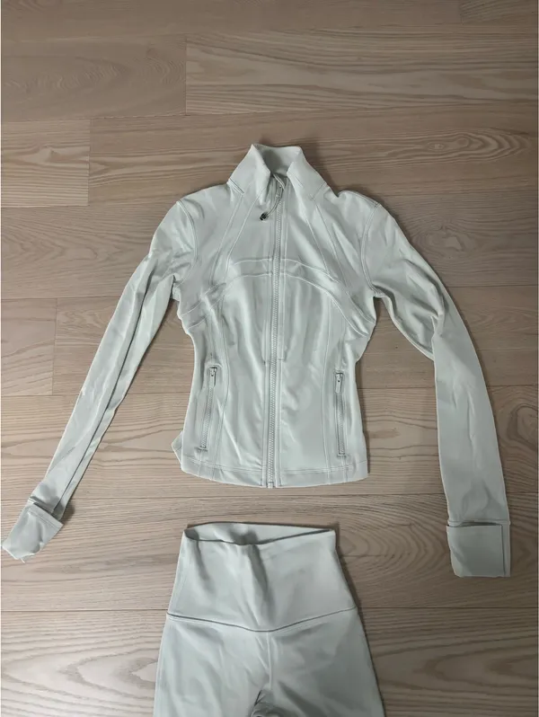 Cream Lululemon jacket and leggings set  - Image 2
