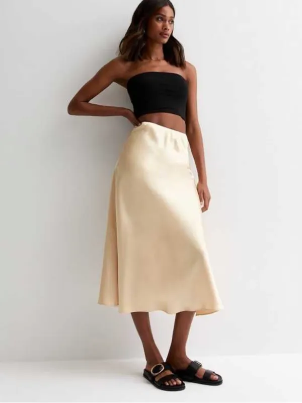DANAE x NA-KD NWT Side Slit Satin Skirt in Light Beige Midi size‎ 38 Minimalist - Image 2