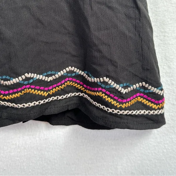 Maurices Tank Top Womens L Black Rayon Embroidered Lightweight Boho Flowy New - Image 3