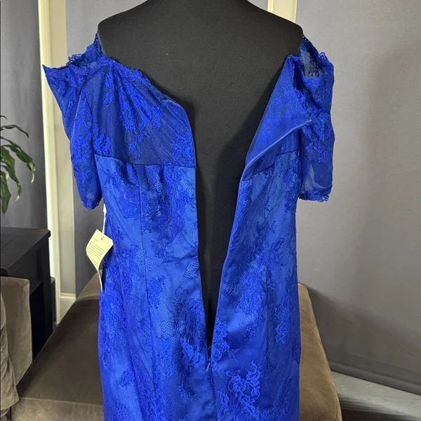 Women’s Full Length Blue Mermaid Fit Off the Shoulder Formal Dress Train Size 18 - Image 8