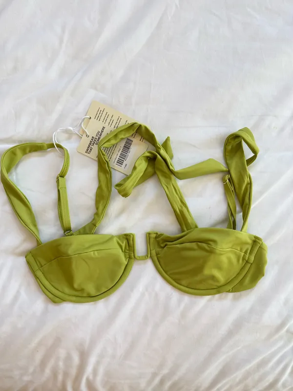 Monday Swim Cala Roja Top Apple - Image 6