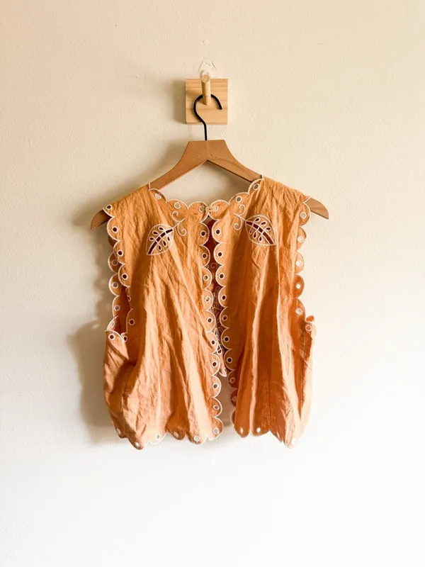 Farm Rio Sand Richilieu Embroidery Sleeveless Crop Top Size M - Image 4