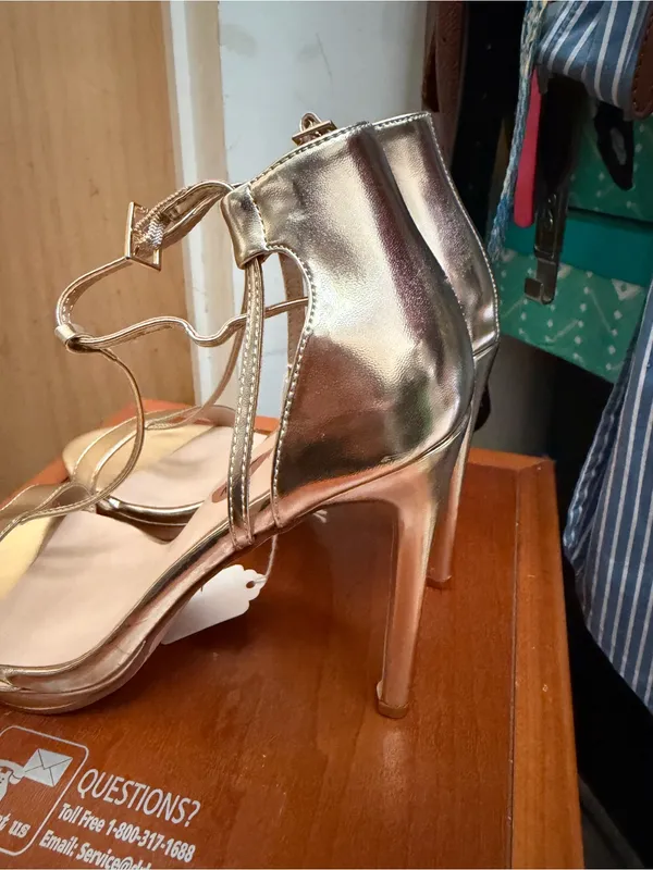 Venus Gold Metallic T-Strap Stiletto Heels - Wedding Guest Glam. Size: US 7.5 - Image 4