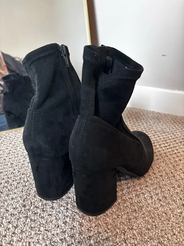 Black suede heel boots Size 7 - Image 3