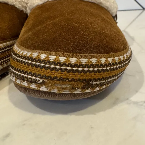 ARIAT WOMEN'S MELODY SLIPPERS chocolate suede polar fleece linings size 7.5/8 - Image 6