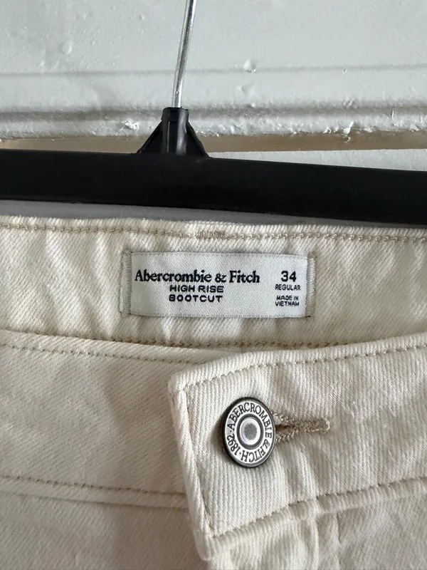 Abercrombie & Fitch Curve Love High Rise Boot Cut Jeans Size 30‎ Cream Color - Image 3