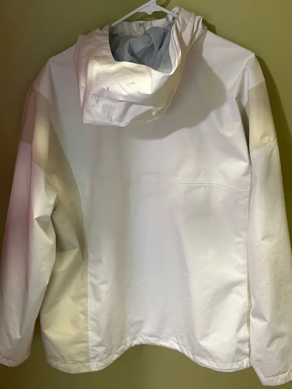 Women’s white Columbia waterproof jacket - Image 4