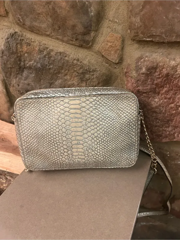 Michael Kors Metallic Silver Crossbody Bag with Chain Strap - Image 5