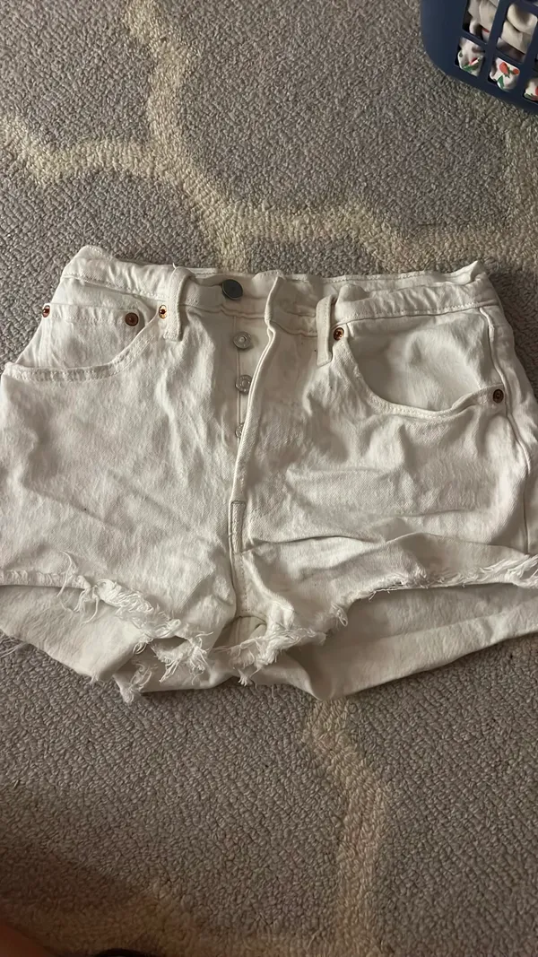 White Levi’s Shorts 501 Jean Women’s - Image 5
