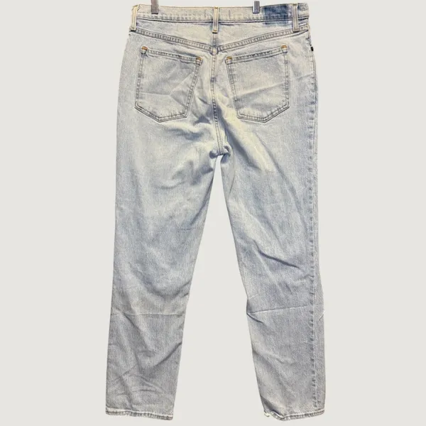 2107 | Abercrombie & Fitch 90s Straight Ultra High Rise Distressed Jeans 31/12 - Image 2