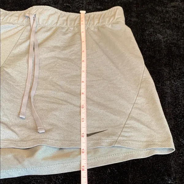 Women's Gray Nike Dri-Fit Athletic Shorts Drawstring Closure Size Small - Image 6