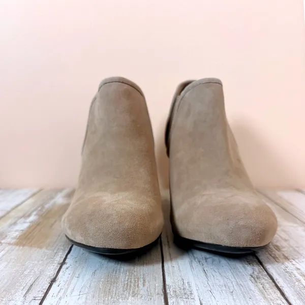 Vaneli Suede Ankle Booties Taupe Block Heel Elastic Side Women's‎ Size 7M - Image 5