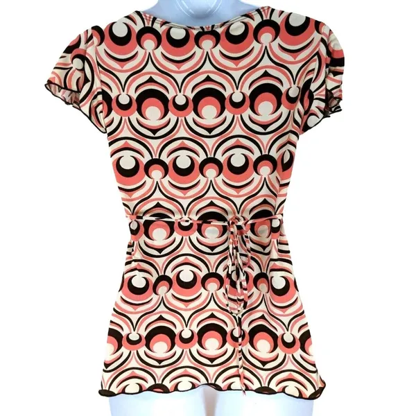 Short Sleeve Medium V - Image 2