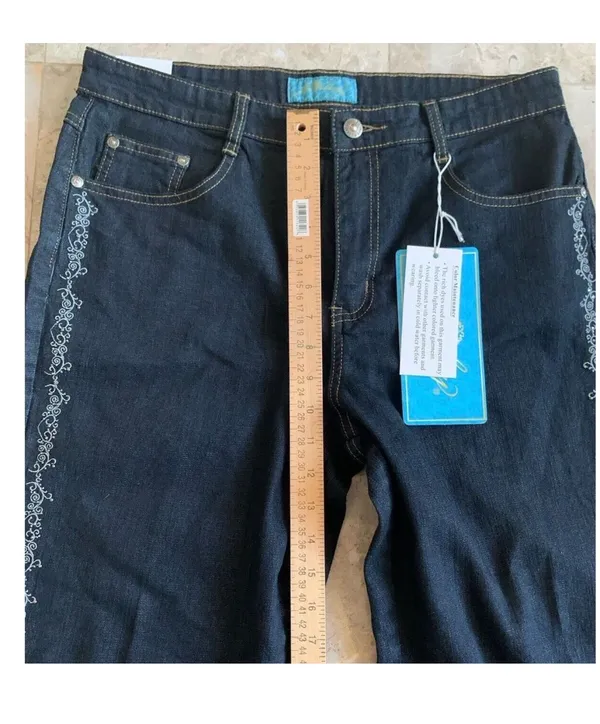 Embroidered dark wash jeans - Image 2
