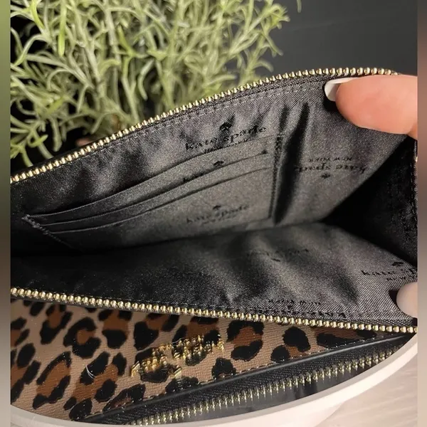 Kate Spade Lucy Medium L-Zip Wristlet Leopard Saffiano Leather NWT - Image 5