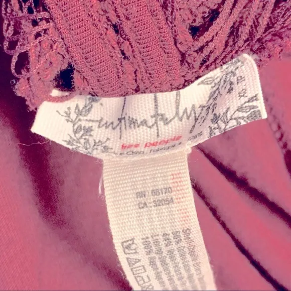 Free People She's Got It‎ Burgundy Lace Mini Dress Size XS - Image 15