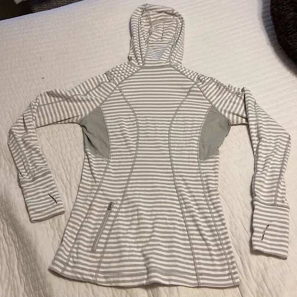 Lululemon Back on Track Pullover - Image 4
