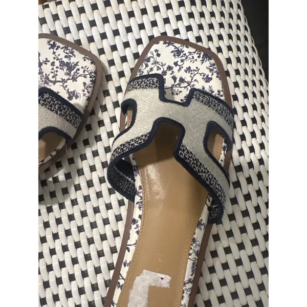 Madden Girl Helm Navy Floral Canvas H-Band Slide Sandals Square Toe 8M boho - Image 3