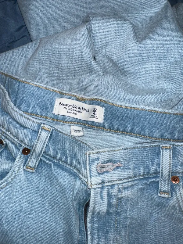Abercrombie High-Rise Jeans - Image 3