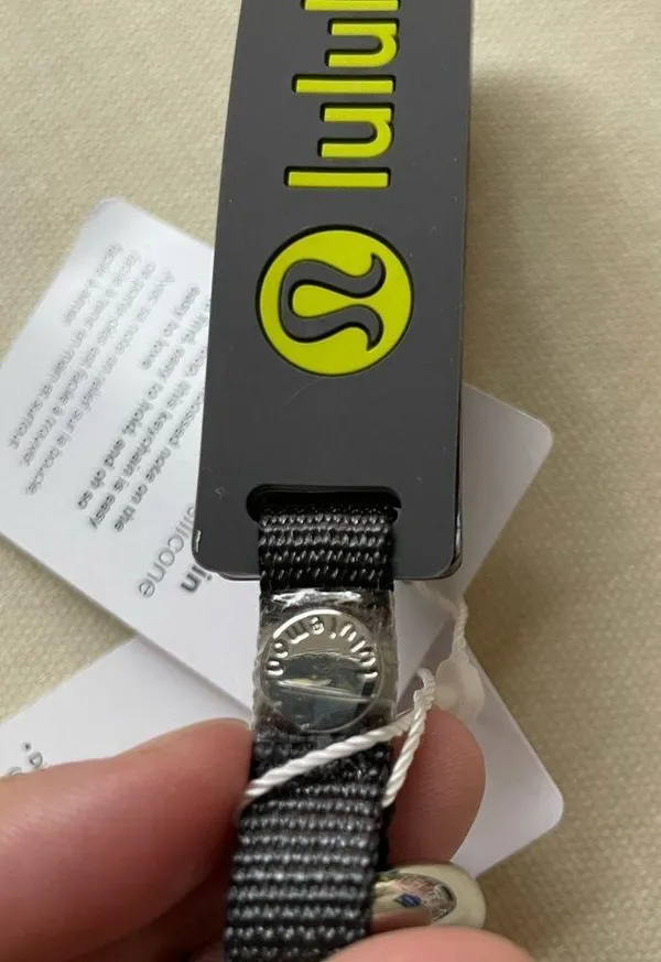 Lululemon silicone keychain - Traverse Grey - Image 10