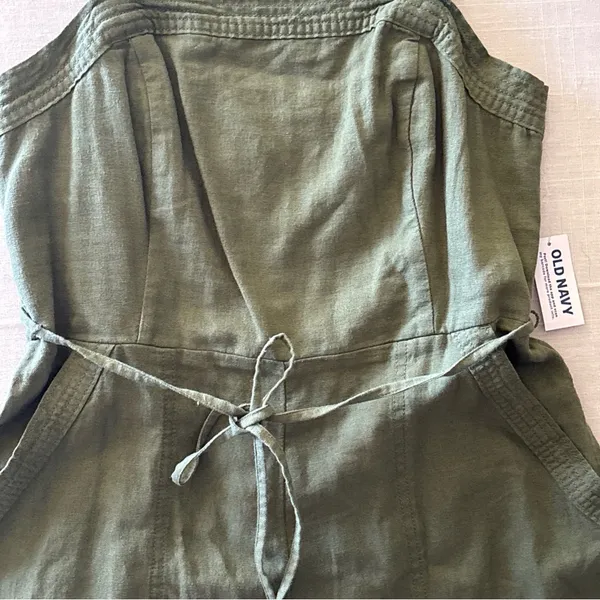 Old Navy Women’s Romper whit pockets and belt Sz M Green Linen Viscose 3" Inseam - Image 4