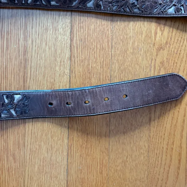 Shyanne Brown Leather Embroidered Belt Rose Gold Details XL Etched Flower - Image 6