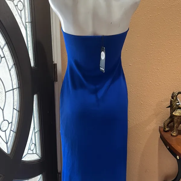 Boohoo night strapless long dress with slit - Image 4