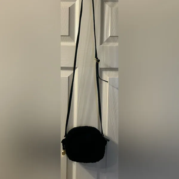 UGG Baily Bow mini Crossbody Bag Black - Image 4