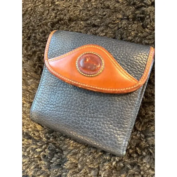 Dooney Bourke vintage Pebblestone wallet - Image 2