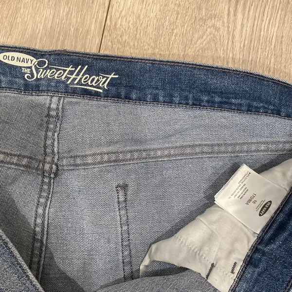 Old Navy The Sweetheart Medium Wash Jean Shorts - Image 2
