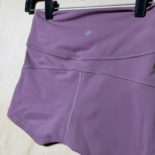 Lululemon Rogue Renegade High Rise Shorts 2.5" Size 4 Midnight Orchid Pockets - Image 6