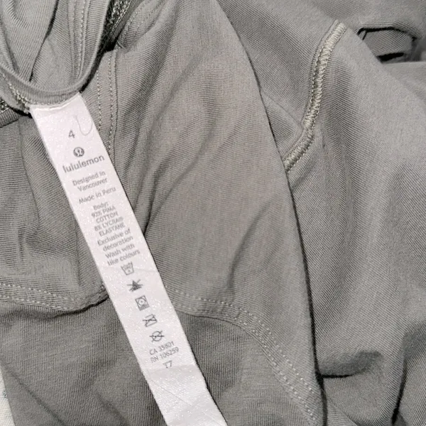 Lululemon Olive Green Long Sleeve Women's Top size 4 - Image 5