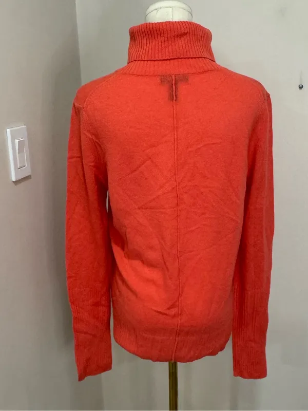 Aqua Turtle Neck Sweater Coral 100% Cashmere Medium - Image 4