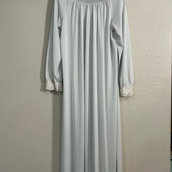 Vintage Shadowline Baby Blue Lace Trim Nylon Robe Small Long Grannycore Lingerie - Image 10