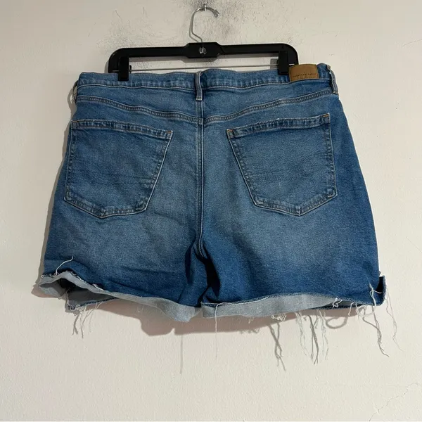 American Eagle Relaxed Denim Jean Shorts Medium Wash Size 16 Casual Summer - Image 4