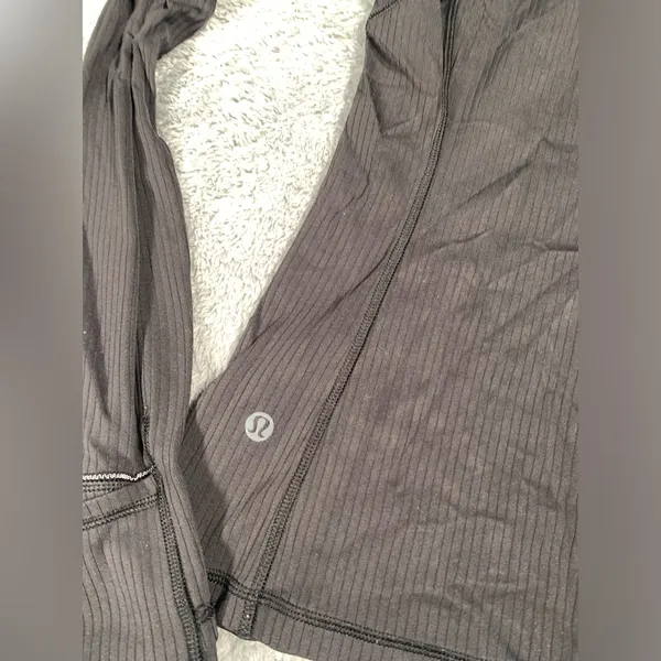 Lululemon its rulu ribbed Black Long Sleeve Women's Top small - Image 8