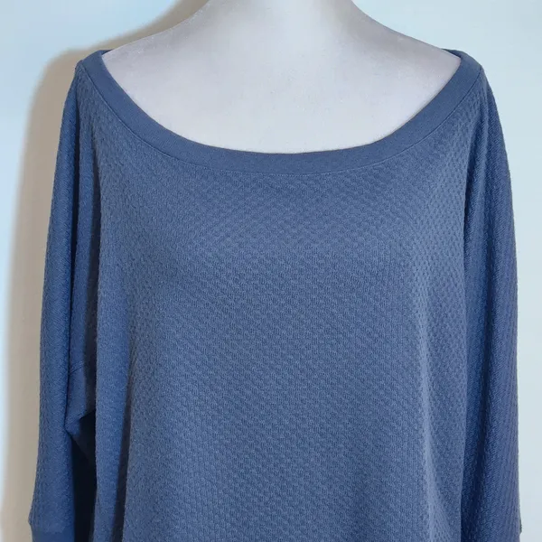Nike Womens Navy Textured Knit Top with Dolman Sleeves Size Large - Image 3