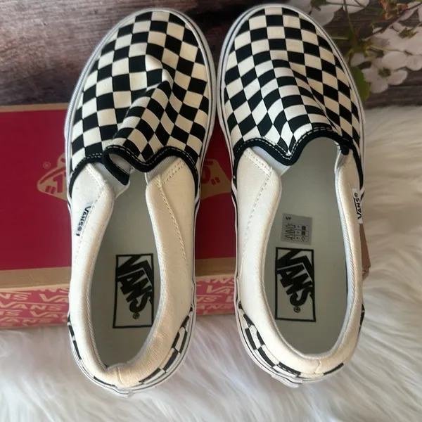 Vans Women’s Skateboarding Slippers Size 8.5 - Image 10
