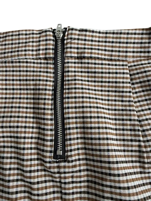 GARAGE Brown Plaid Zip Mini Skirt Size Medium - Image 2