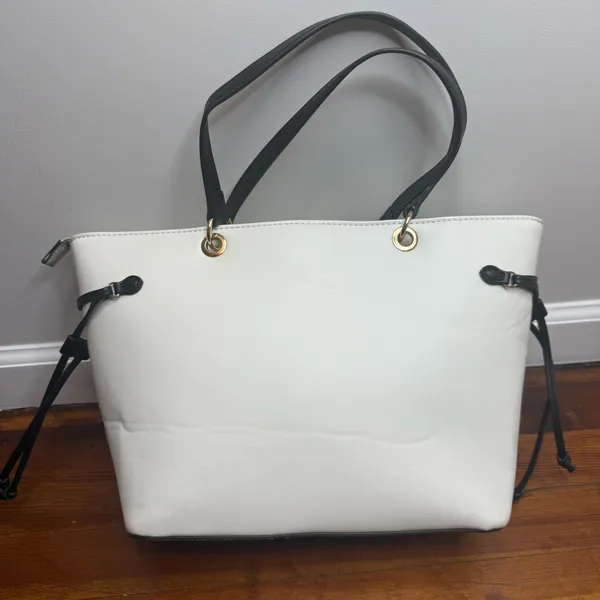GUESS Quilted Two-Tone Tote in White and Black with Gold Hardware - Image 7