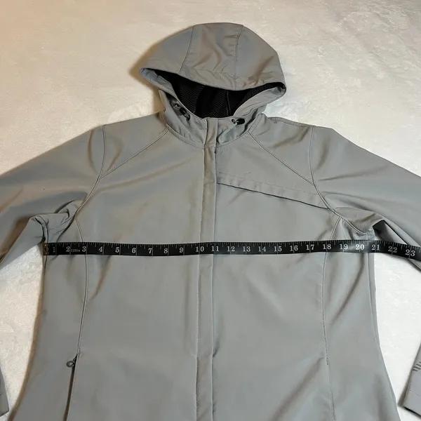 New Balance Women's Soft Shell Zip Up Jacket with Hood Size Large **FLAWED** - Image 8