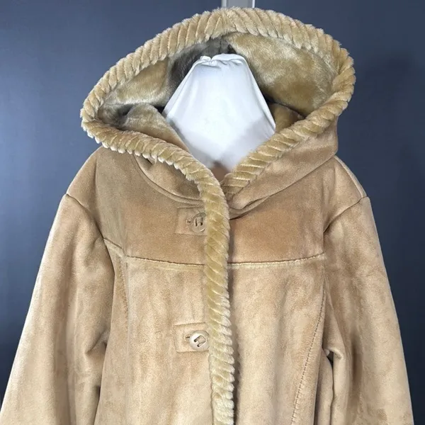 Women’s Vintage St John’s Bay Tan Faux Suede Hooded Coat Faux Fur Lined Size L - Image 2