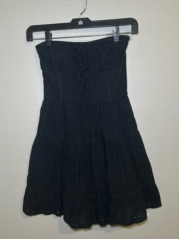 Edikted Liora Black Cotton Lace Tiered Strapless Mini Dress Women’s Size Small - Image 2