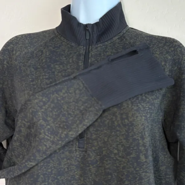 Lululemon Green Black Rest Less Half Zip Pullover Mock Shirt Top Sz Med 6/8‎ - Image 4
