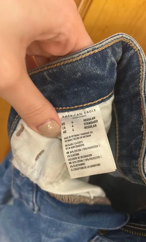 American Eagle Jeans - Image 3