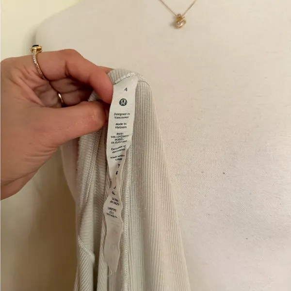 Lululemon Athletica Cream Long Sleeve Tee - Image 4